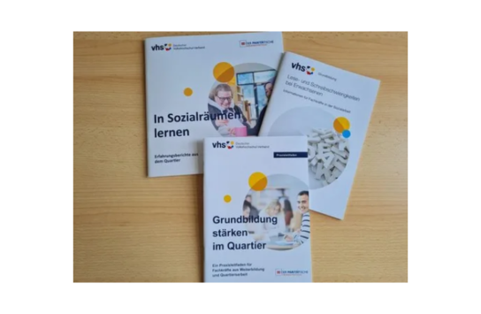 vhs-Materialpaket „Grundbildung im Sozialraum“ erschienen