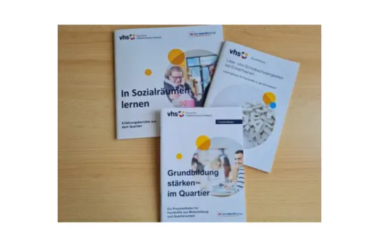 vhs-Materialpaket „Grundbildung im Sozialraum“ erschienen